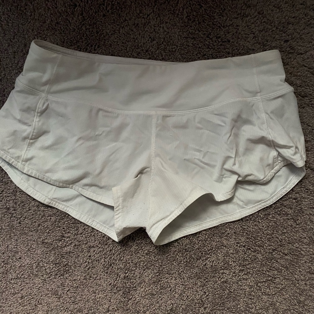 🚨SOLD🚨white lululemon speed up shorts